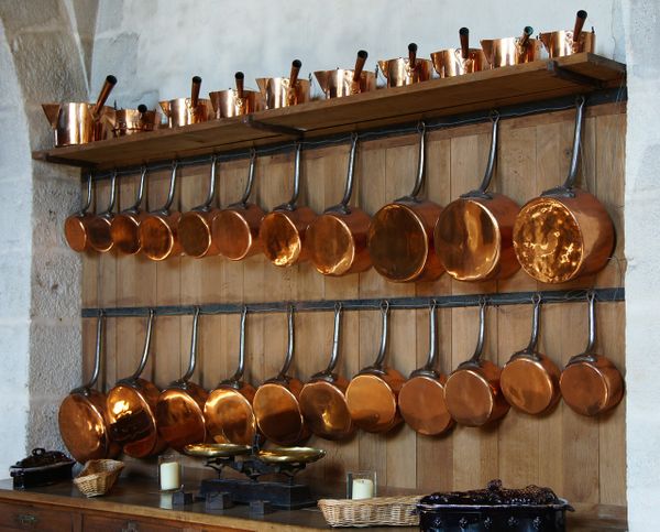 Kitchen Pull-Out Shelf